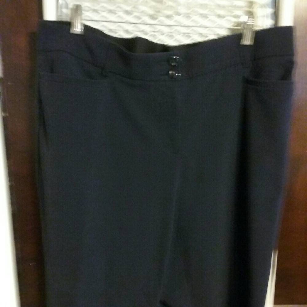 Women's short navy pants